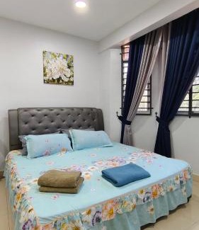 Karak House | Azzalia Homestay Karak Bentong with 4 Rooms 3 Aircond NJOI