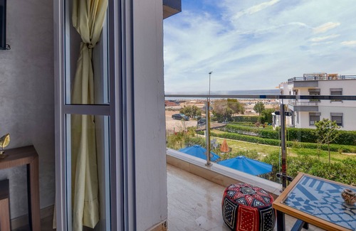 Imi Ouaddar Apartment | Azzar-Studio-Ensuite Shower-Sea View