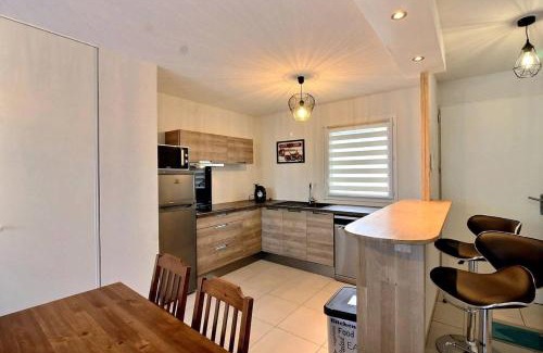 Serignan Apartment | Azzo