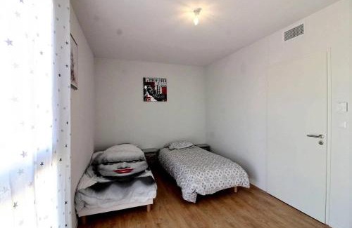 Serignan Apartment | Azzo