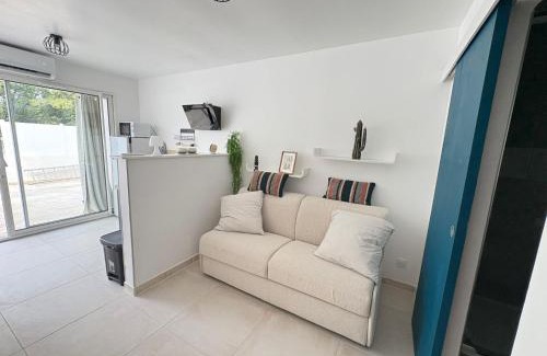 Trans-en-Provence Apartment | Azzurro Studio avec cuisine équipée et terrasse