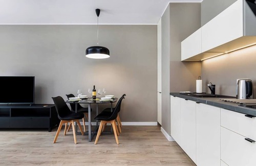 Poznan City Center Apartment | Bóżnicza 2 | Classic Apartment | Balcony | Garage
