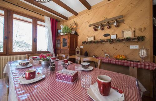 Enchastrayes Bed & Breakfast | B&B Chalet La Providence