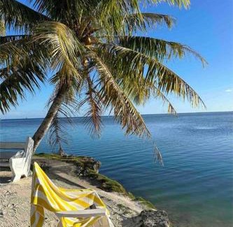 Teahupoo Bed & Breakfast | B&B chez Orama, plage privée