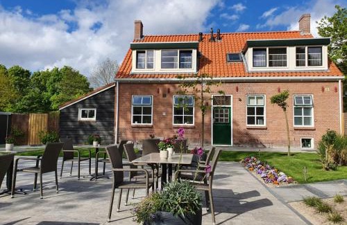 Oostkapelle Bed & Breakfast | B&B Dennenbos