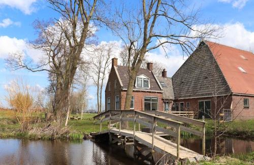 Suwald House | B&B farm Grutsk in Suwald with private harbour, cleaning included