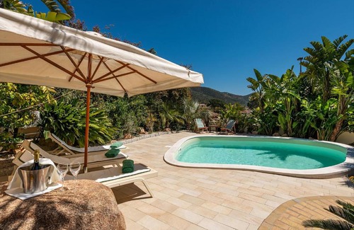 Domus de Maria Bed & Breakfast | B&B Giglio di Chia