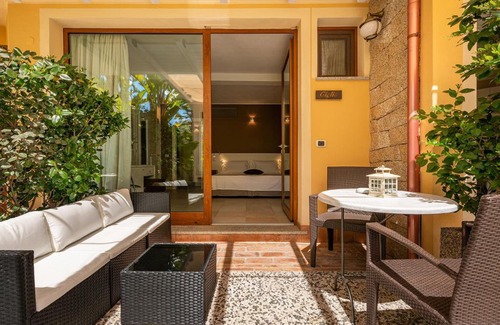 Domus de Maria Bed & Breakfast | B&B Giglio di Chia