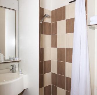 Saint-Sylvain-d'Anjou Hotel | B&B HOTEL Angers Parc Expos