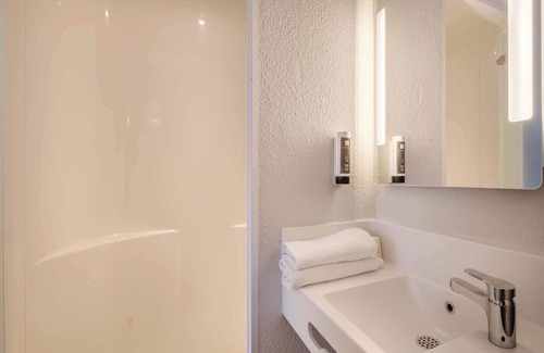 Biot Hotel | B&B HOTEL Antibes Sophia Antipolis