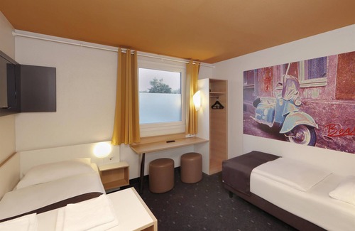 Lowenbruch Hotel | B&B HOTEL Berlin Genshagen-Süd