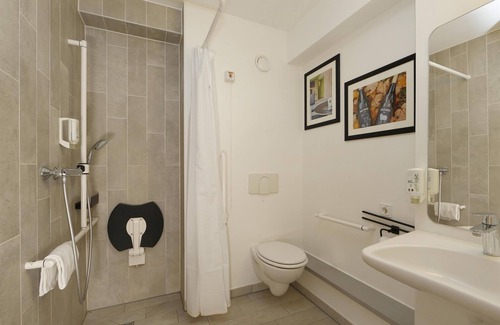 Lowenbruch Hotel | B&B HOTEL Berlin Genshagen-Süd