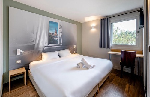 Le Haillan Hotel | B&B HOTEL Bordeaux Le Haillan 3 étoiles