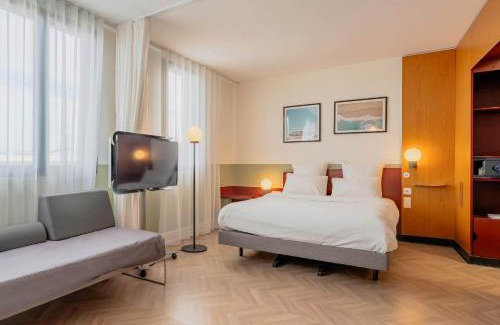 Calais Frethun Hotel | B&B HOTEL Calais Terminal Cité Europe 4 étoiles