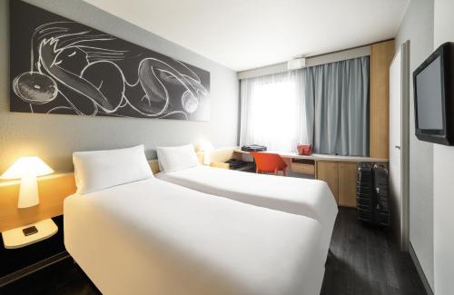 Chartres Hotel | B&B HOTEL Chartres Centre Cathédrale 3 étoiles