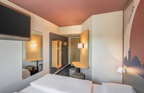 Lohfelden Hotel | B&B HOTEL Kassel-Lohfelden