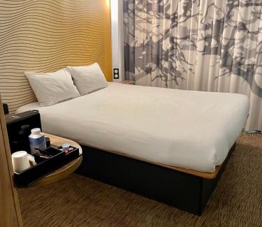 Amerique Hotel | B&B HOTEL Paris Porte des Lilas