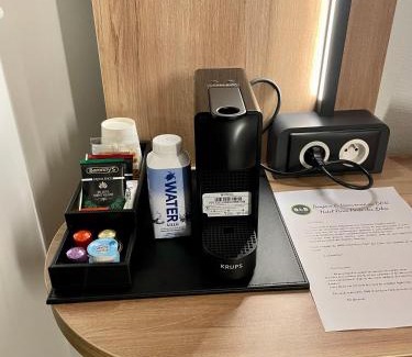 Amerique Hotel | B&B HOTEL Paris Porte des Lilas