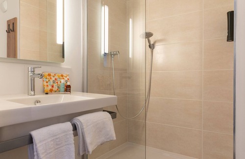 Biard Hotel | B&B HOTEL Poitiers Aéroport