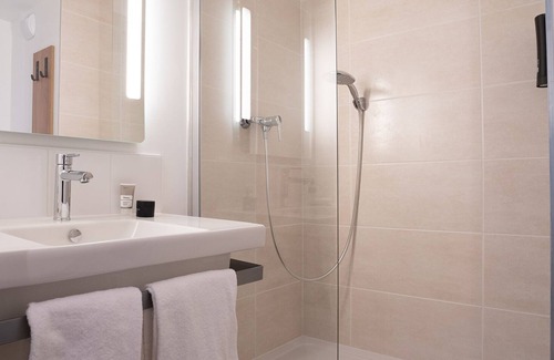 Biard Hotel | B&B HOTEL Poitiers Aéroport