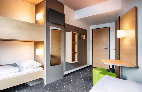 Stuttgart Hotel | B&B Hotel Stuttgart-Neckarhafen