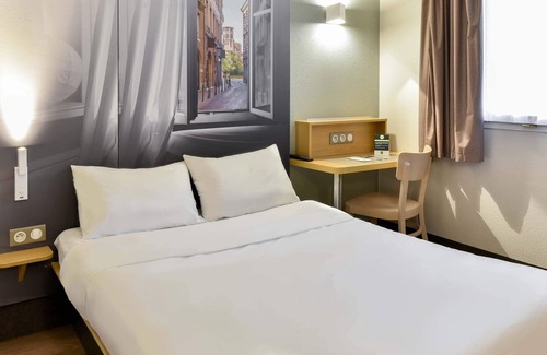 Pont des Demoiselles-Montaudran-La Terrasse Hotel | B&B HOTEL Toulouse Cité de l'Espace Mouchotte