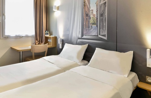 Pont des Demoiselles-Montaudran-La Terrasse Hotel | B&B HOTEL Toulouse Cité de l'Espace Mouchotte