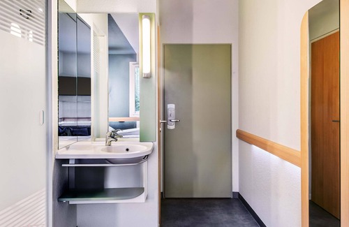Wiesbaden Hotel | B&B HOTEL Wiesbaden-Ost