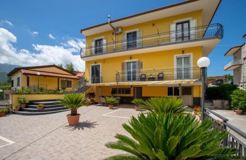 Casola di Napoli Bed & Breakfast | B&B L'Abbraccio