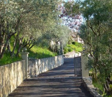 Volx Bed & Breakfast | B&B L'ESCALADE en Lubéron
