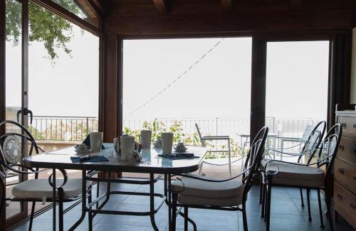 Falerna Bed & Breakfast | B&B Le Rose del Tirreno