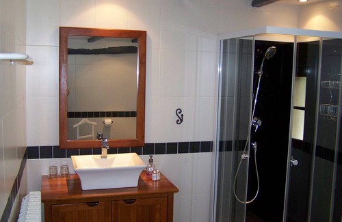 Arcambal Hotel | B&B "Les3cochons d'Olt"
