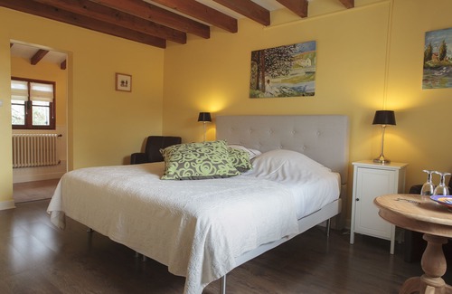 Savignac-de-Duras Bed & Breakfast | B&B Maison à votre Santé room Marzelle, Bordeaux wine-region near Saint Emilion