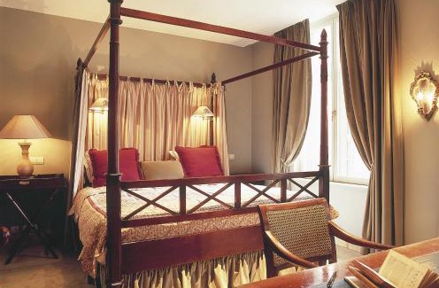 Historical Center Bruges Bed & Breakfast | B&B Maison le Dragon