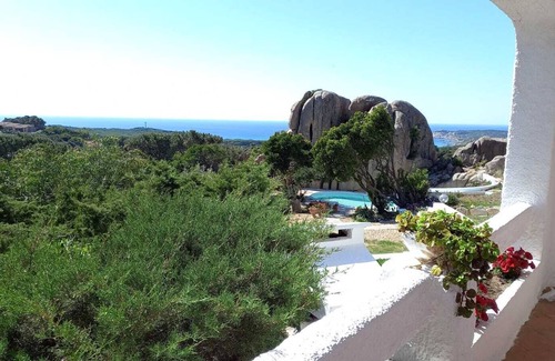 Rena Majore Bed & Breakfast | B&B RENA MAJORE - CALA SPINOSA - swimming pool, air conditioning, WIFI, TV