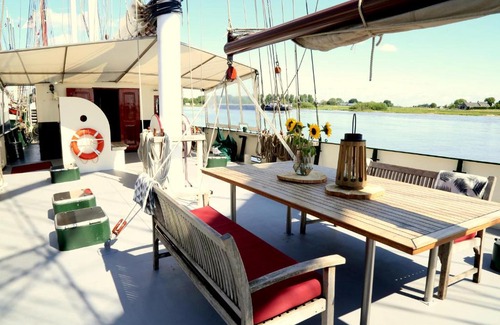 Municipality of Kampen Bed & Breakfast | B&B Sailing Ship Summertime