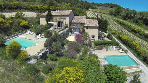 Vinsobres Bed & Breakfast | B&B suite - 47 m2 - pool, terraces, view
