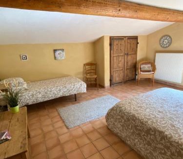 Vinsobres Bed & Breakfast | B&B suite - 47 m2 - pool, terraces, view