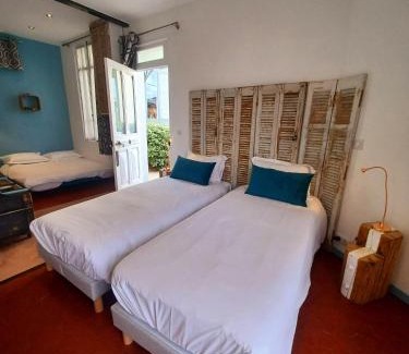 Riou - Petit Juas - Av de Grasse Bed & Breakfast | B&B Villa Du Roc Fleuri