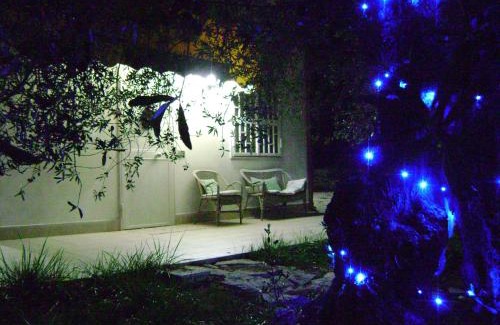 Trani Bed & Breakfast | B&B Villa Mediterranea with parking space