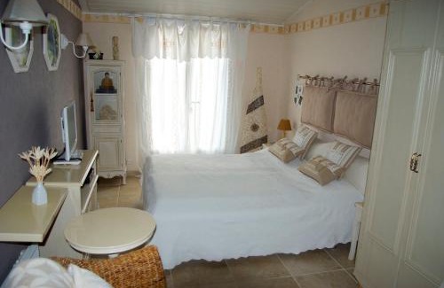 Pierrevert Bed & Breakfast | B&B Villa Viva Vitale
