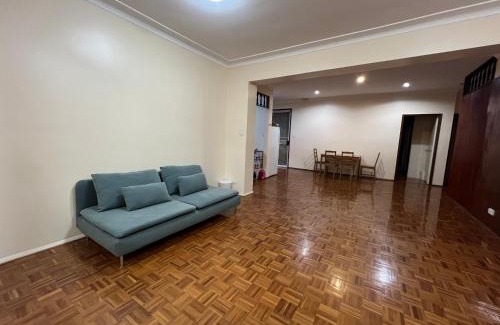 Eastwood House | B Banana Room