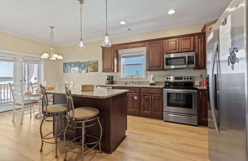 Navarre Beach House | B Free-Gulf front private home sleeps 10