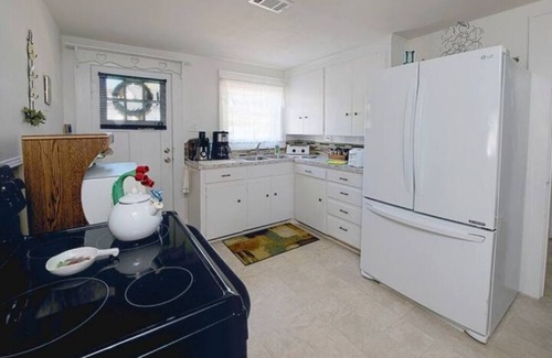 Hot Springs Apartment | B Off to the Races Executive Suite