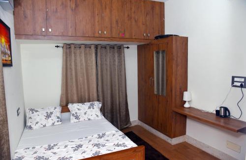 East Tambaram Hotel | B Square Inn