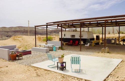 Study Butte-Terlingua House | B&W RV Centrally Located