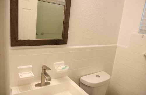Edgewater Apartment | B03 Location! Studio close 2 Beach & Design District