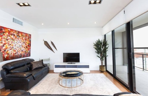 Turvey Park Apartment | B1/302-1 Flinders St · Stylish Inner City Penthouse Apartment