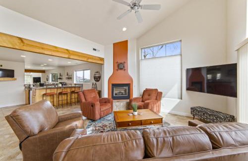 Moab South Valley House | B1- Hidden Valley Villa I Large Patio I Pool and Hot Tub