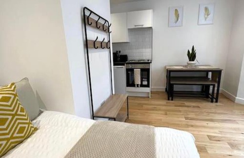 Bournemouth City Centre Apartment | B1, The Kové